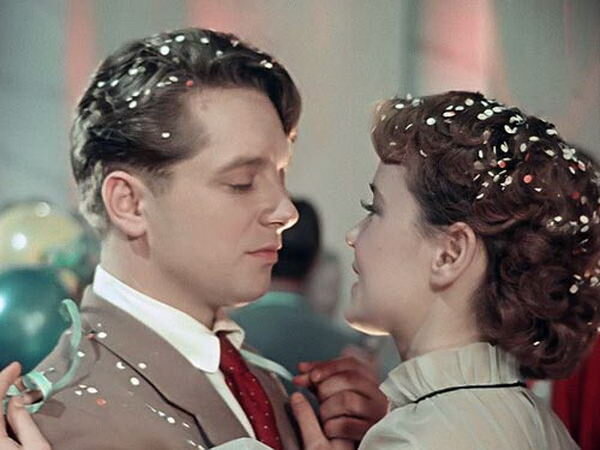 С Гурченко в фильме "Карнавальная ночь". Источник: cocteil.blogspot.com