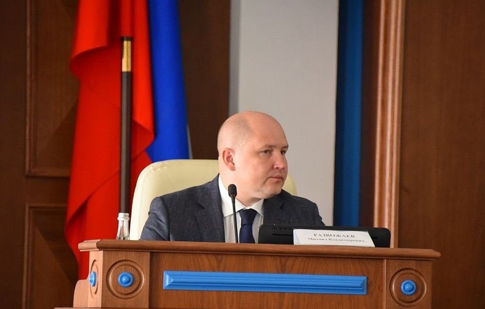 Губернатор Севастополя Михаил Развожаев на пленарном заседании заксобрания 30.07.19 г. Фото: sevzakon.ru. 