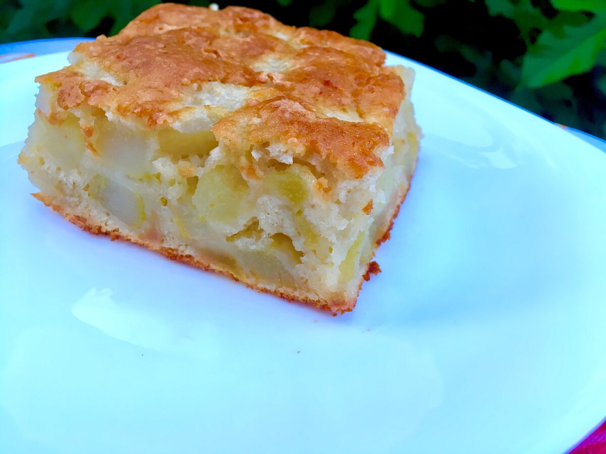 Шарлотка с яблоками
