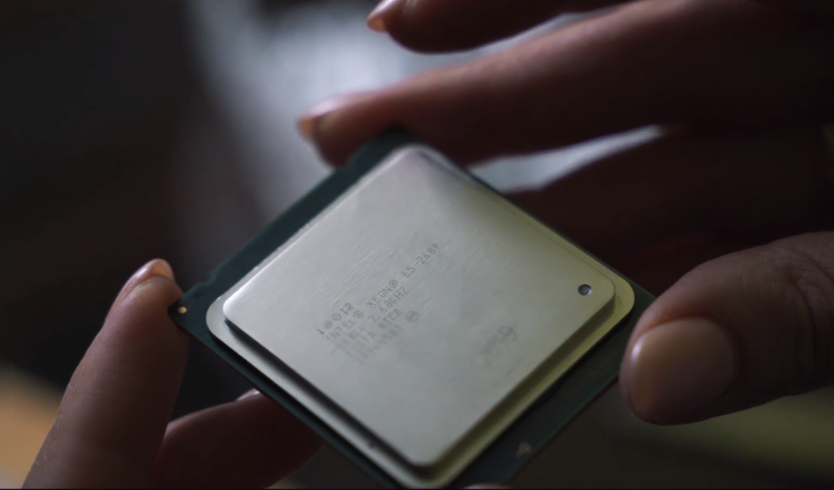 Xeon E5 2689 во всей красе! 