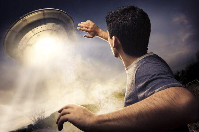 Мысли о пришельцах, первый контакт, обломки внеземного объекта
