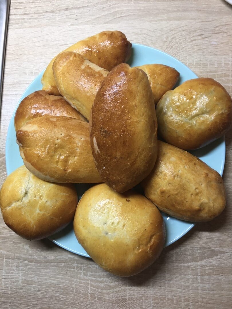 Пирожки с капустой и  яйцом и луком
