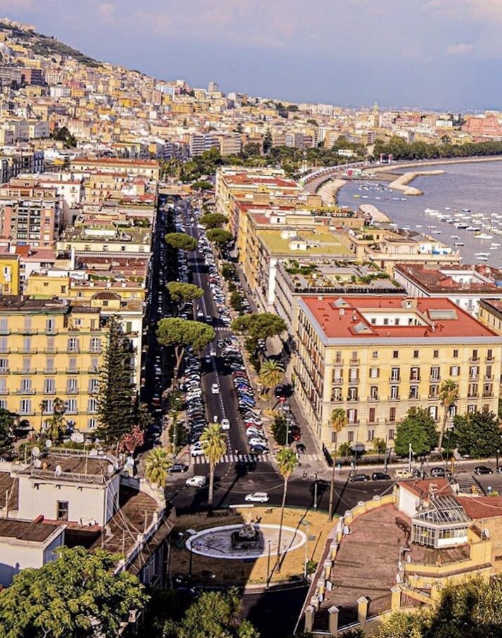 Панорама с холмов Posillipo