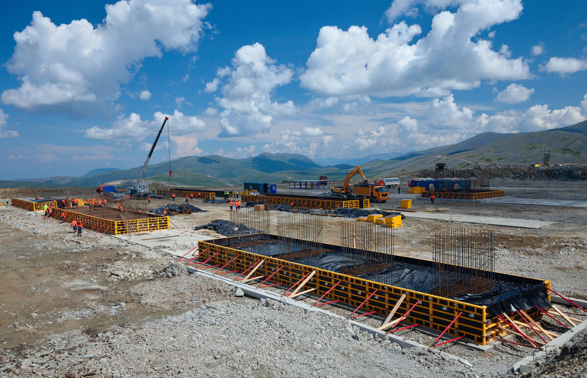 Строительство Удоканского ГМК. Источник: http://www.mekhanobr.com