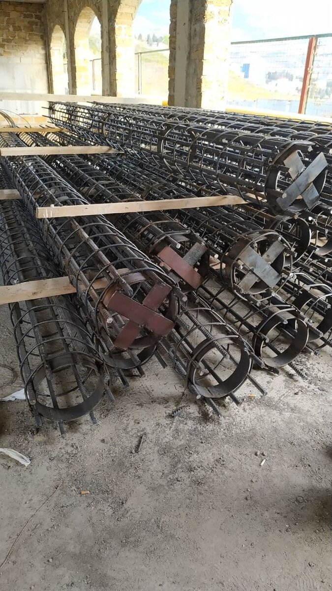 Металлические каркасы для свай. 25 штук по 200 кг.