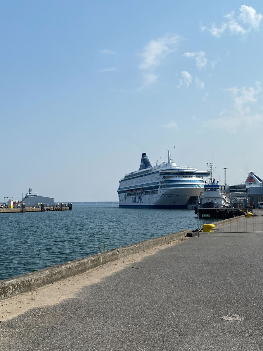 Еще один лайнер - летнее фото 