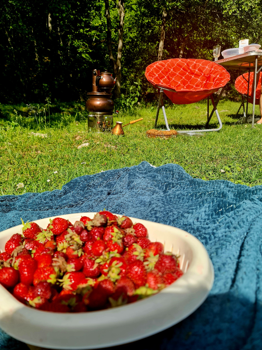 И клубника.