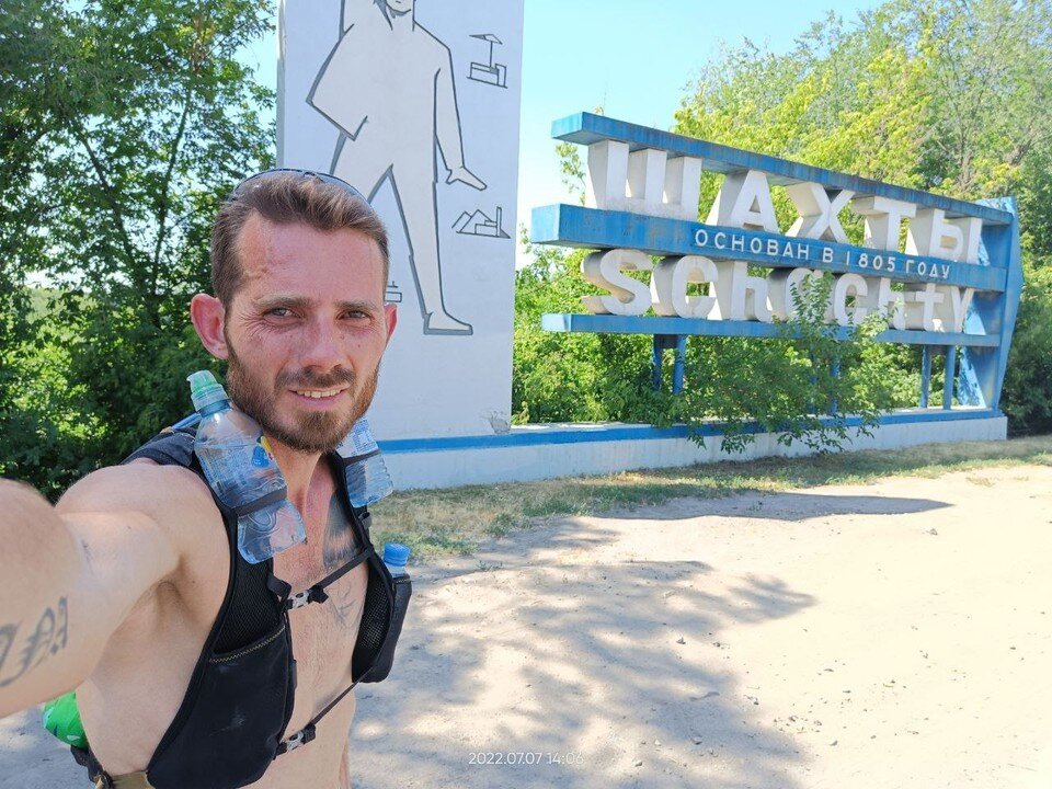     Забег из Ростова в Шахты сотрудник почты сделал доброй традицией. Фото: пресс-служба Почты России