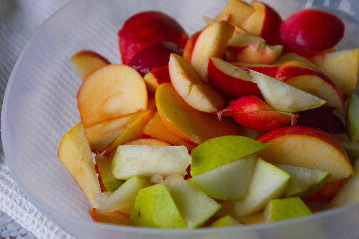 Из кислых яблок готовлю не шарлотку, а ужин. Вкус настолько яркий, что  никакие специи и травы не нужны | Ем, пишу, считаю | Дзен