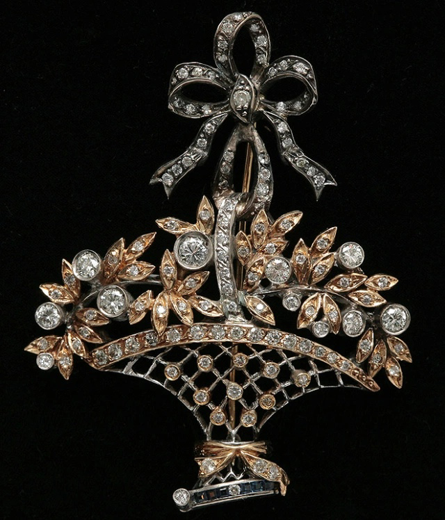 Брошь с бриллиантами «Корзинка».