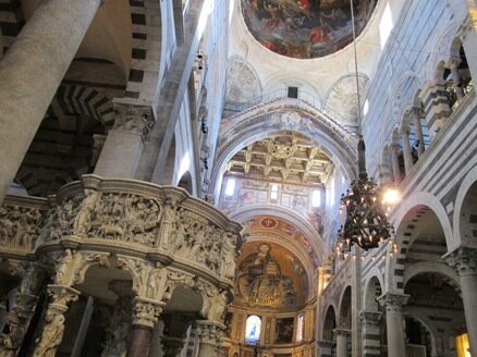 Люстра-маятник в Пизанском соборе. Италия