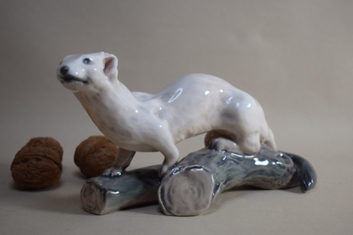 
Производство на фабрике продолжалось до весны 1945 года. С падением III Рейха история фарфоровой мануфактуры Allach завершилась.