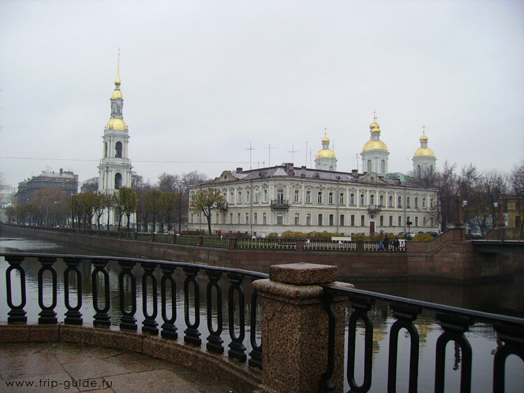 Вид на  Никольский морской собор.