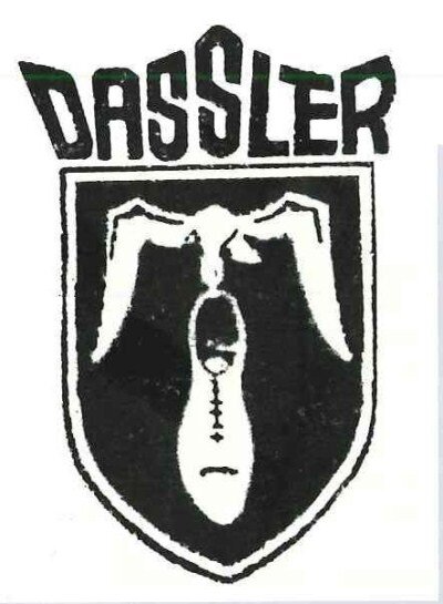 Первый логотип компании Dassler