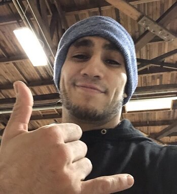 Неунывающий Тони всегда найдёт чем повеселить болельщиков