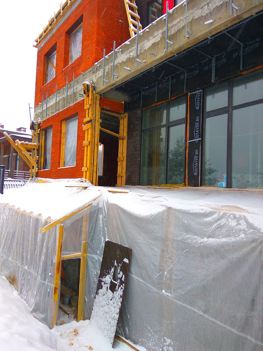 2. Строительство тепляка - это необходимый этап при гидроизоляции в зимний период.