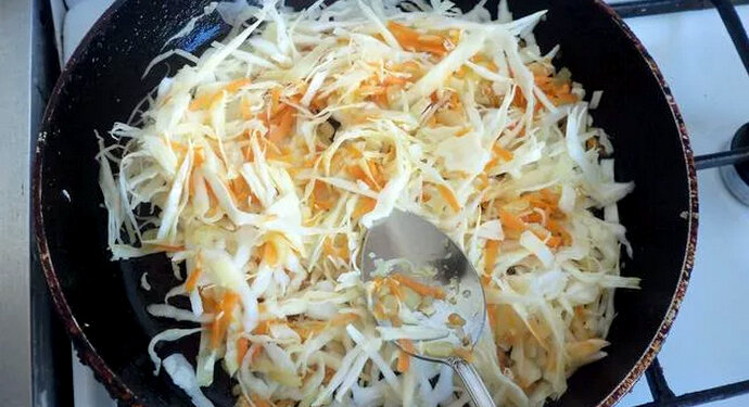 Пирог с капустой и мясом дрожжевой рецепт с фото пошагово - 1000.menu