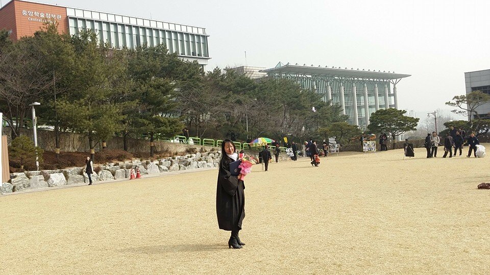 Это я с двумя новыми дипломами!