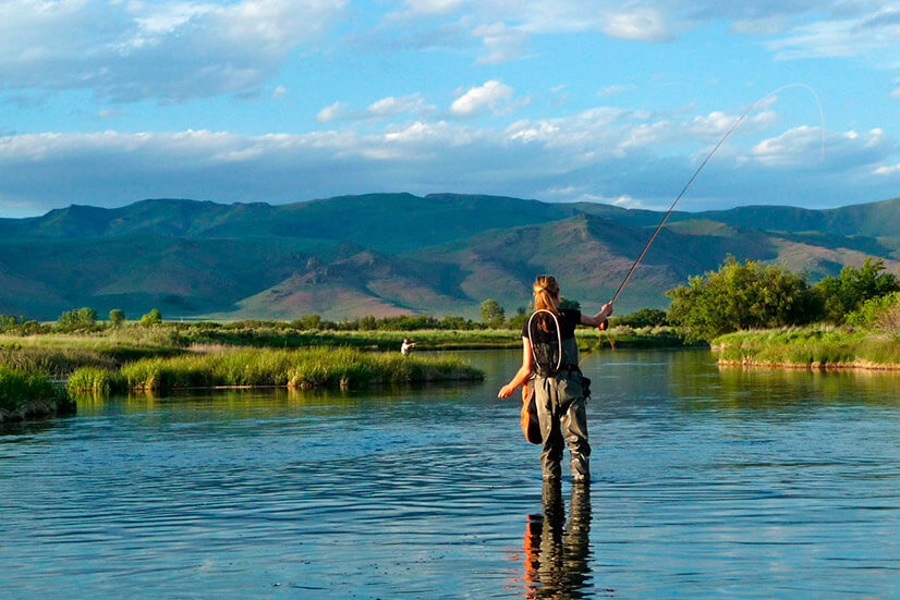 Алтайский край славится своей удивительной природой. В этих местах расположено более 7 тыс. тыс. озер, в которых водятся разнообразные виды рыб. Рыбалка в Алтайском крае — это лучшее времяпрепровождение, которое можно себе представить. Красота окружающей природы в сочетании с любимым занятием — об этом можно только мечтать.