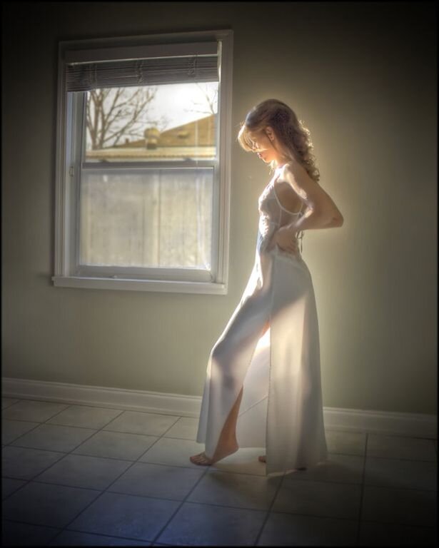 Так, наверное, в представлении Виктора Коршунова, выглядит инопланетянка: красивая, спортивная, вечно молодая