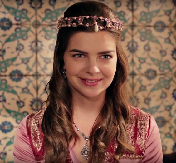 Юная Михримах