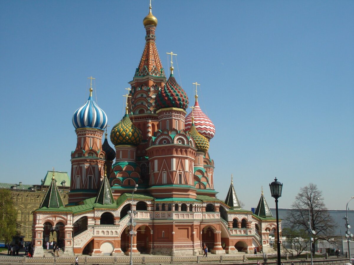 Собор Василия Блаженного, излюбленное место туристов и символ Москвы. Фото мое.