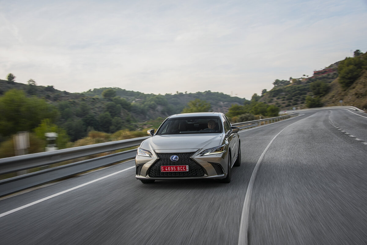 Lexus ES Hybrid
