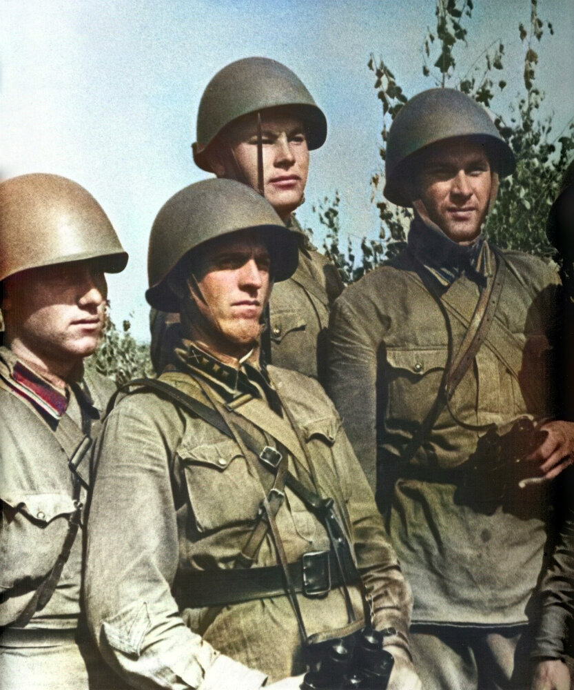 Воины 172-й стрелковой дивизии, отличившиеся в боях под Могилевом, 1941 год.