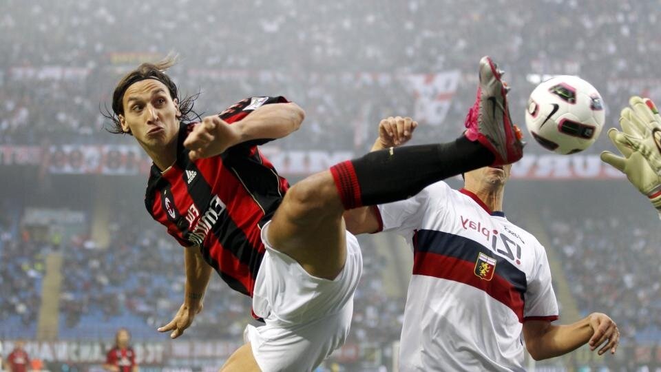 Златан Ибрагимович - забивал голы пяткой за все команды, в которых выступал