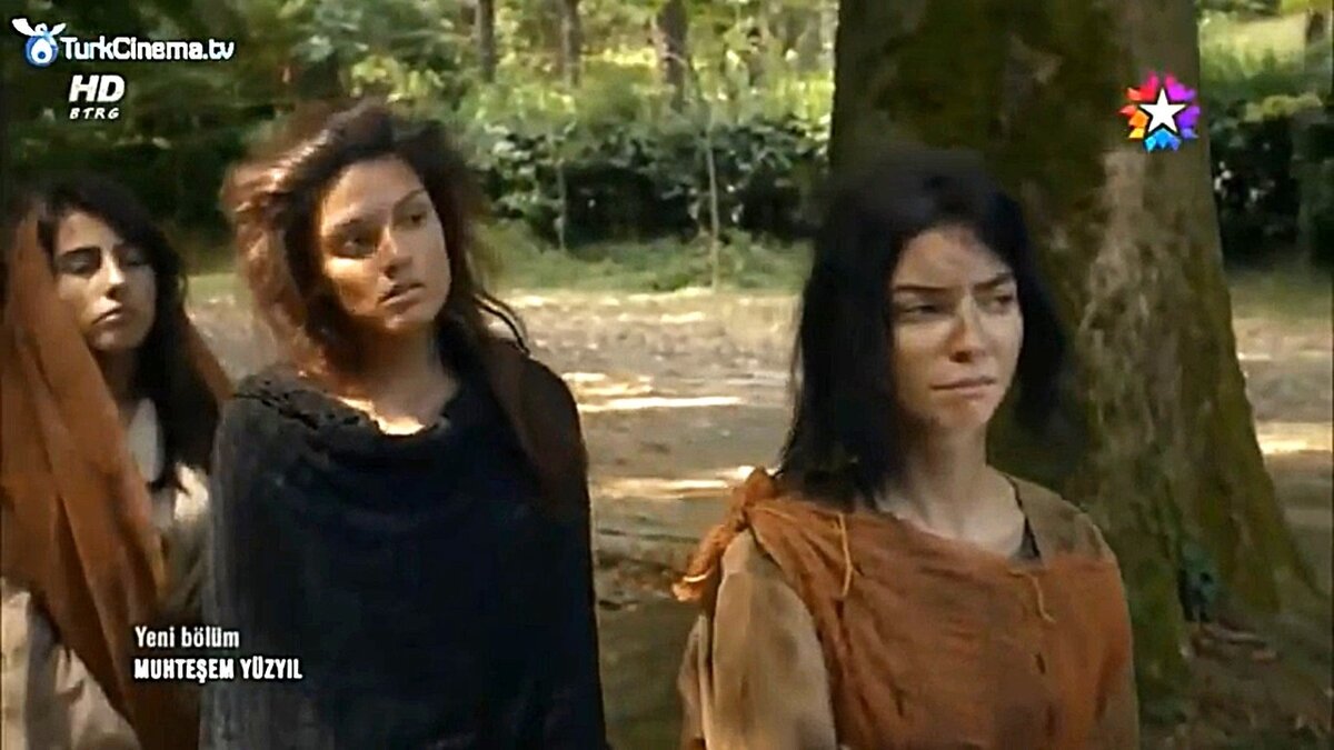 Сессилия и Назенин в лохмотьях прибыли во дворец Топкапы, Великолепный век