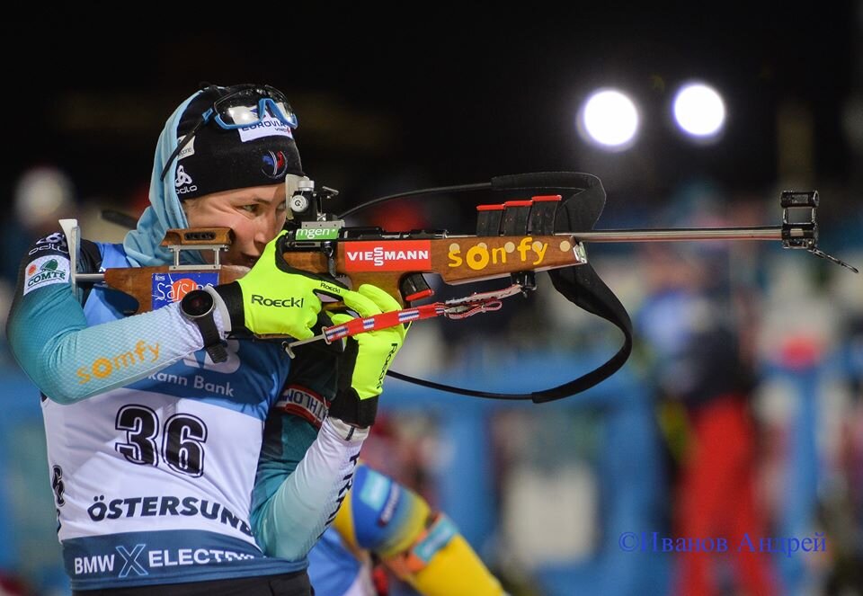 На 4 месте - Жюстин Бреза из сборной Франции по биатлону
