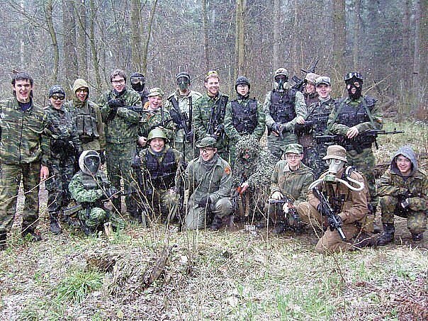 Боевой дух в нас студентах всё же был, но мы ограничивали его тренировкой тактики и командной игры в страйкбол.