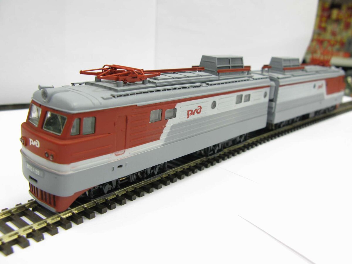 Trumpeter 09501 тягач at-t artillery prime mover 1 35. Тягач коминтерн 1:72. Рефсервис вагон-термос. Модель тепловоза тгм4 тт. Сцепка bttb 1/120.