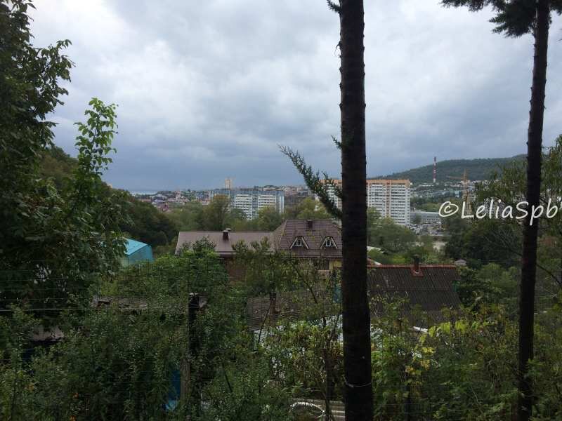 Фото из личного архива.Поднимаемся в гору.