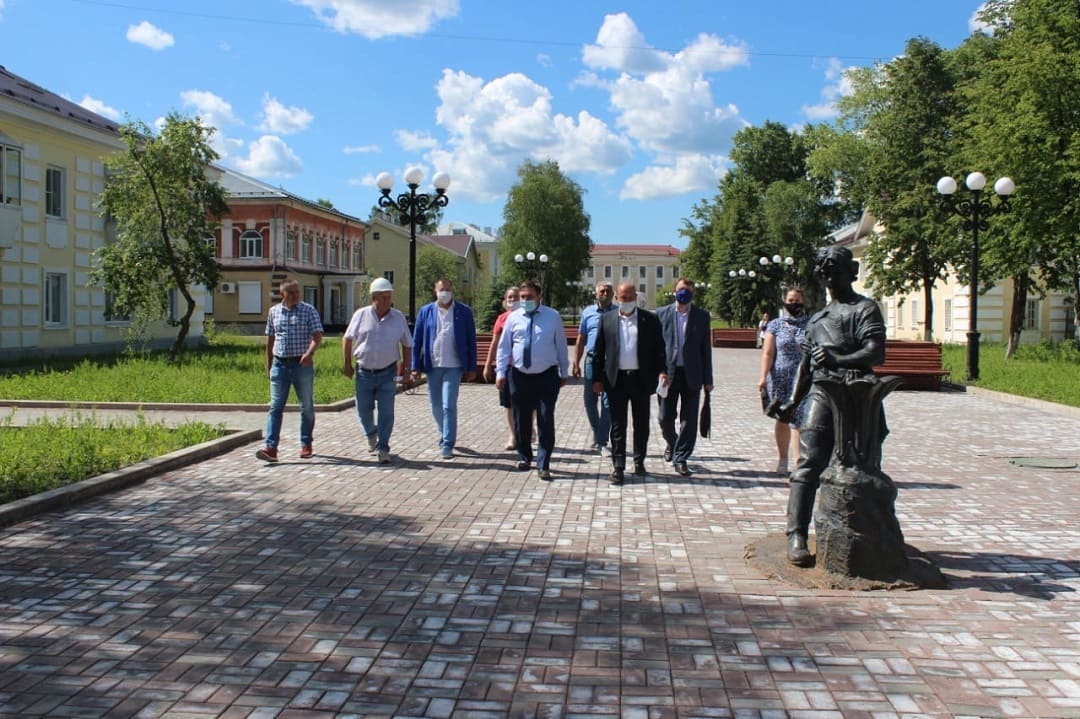 Погода полевской дней. Благоустройство улицы Карла Маркса Полевской. Полевской площадь Бажова 2020. Карла Маркса 13 Полевской. Полевской Центральная городская площадь.