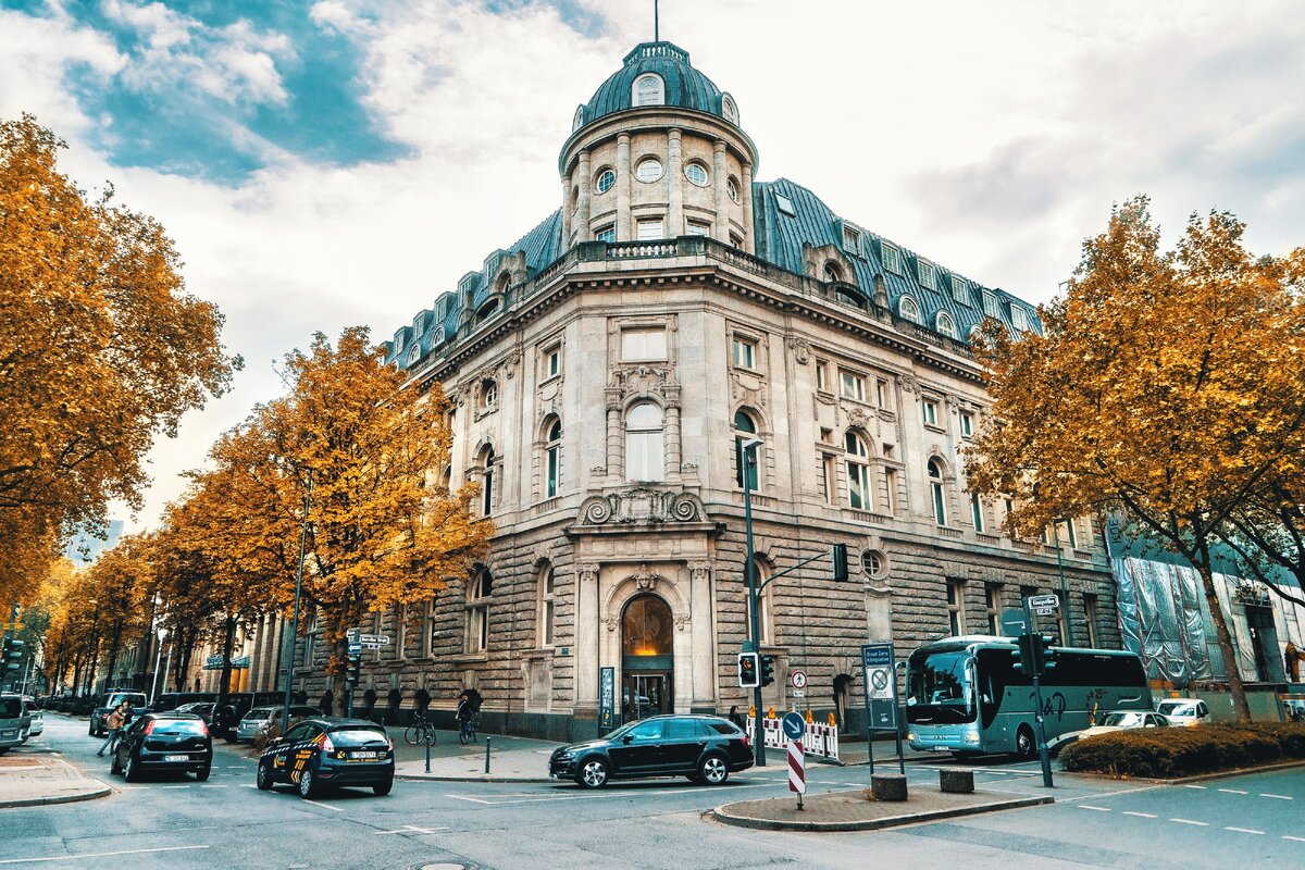 Германия, Дюссельдорф. Золотая осень. Гуляем по городу. Фото мои: @georgiyloginov