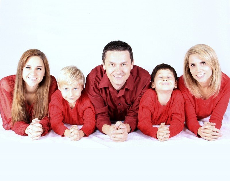 https://visualhunt.com/photo4/9650/portrait-of-happy-family-on-white-background/