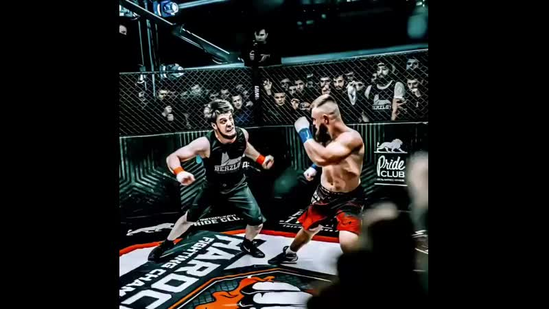 Пулеметчик слева, Моряк справа