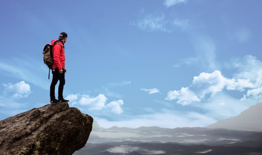 Источник: https://voluum.com/blog/wp-content/uploads/sites/12/2019/05/rsz_adult-adventure-backpacker-372098-1024x606.jpg