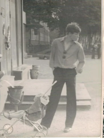 Не подходи ко мне, я обиделась. Я обиделась. Больше никогда не подходи...