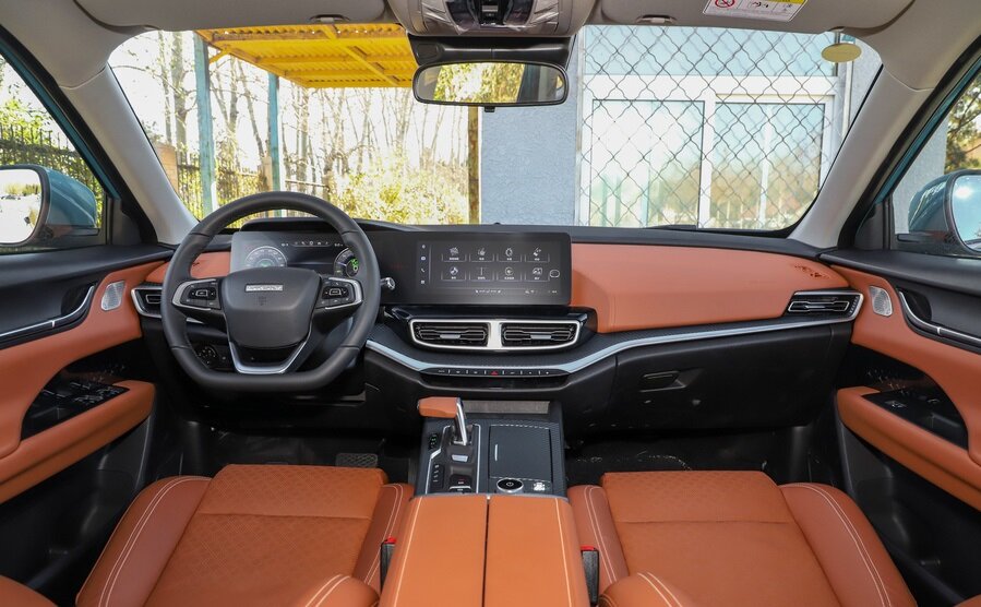 На фото: салон нового электрического кроссовера Chery Big Ant