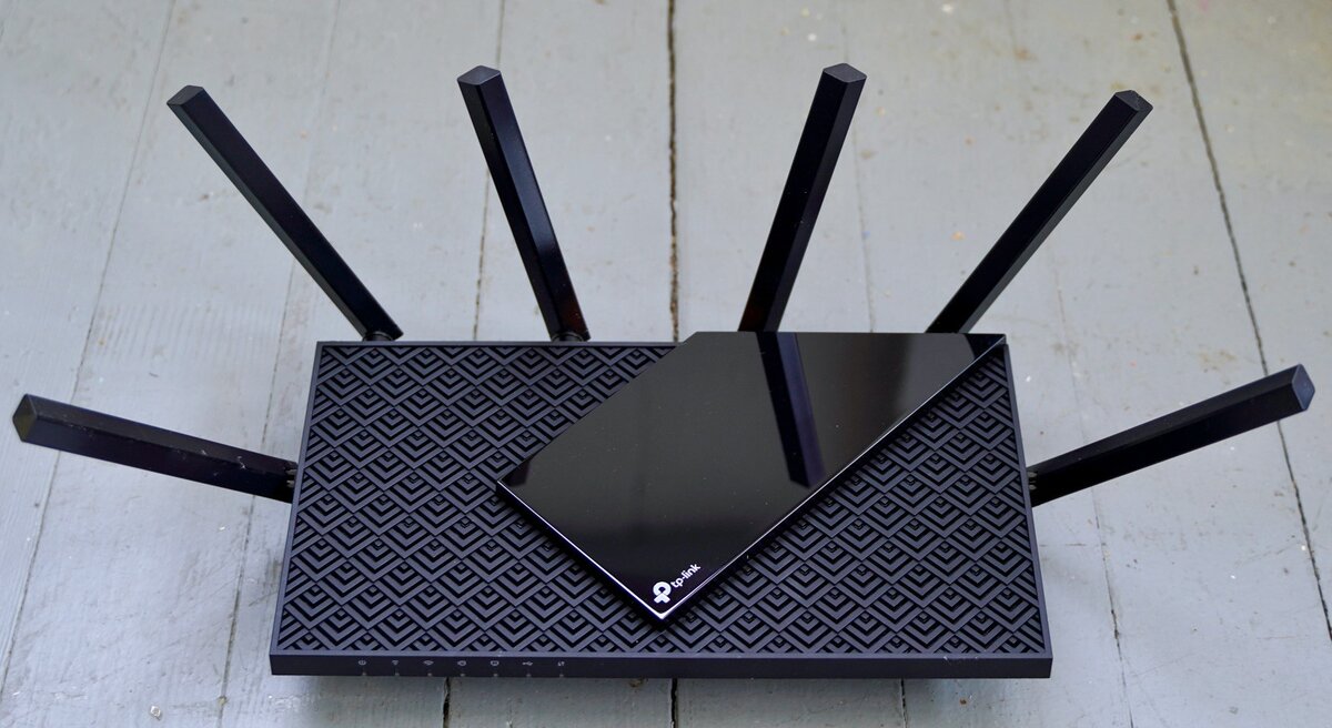 TP-Link Archer AX73 оснащён множеством технологий, обеспечивающих высокую скорость и стабильный сигнал. Фото: androidauthority.com