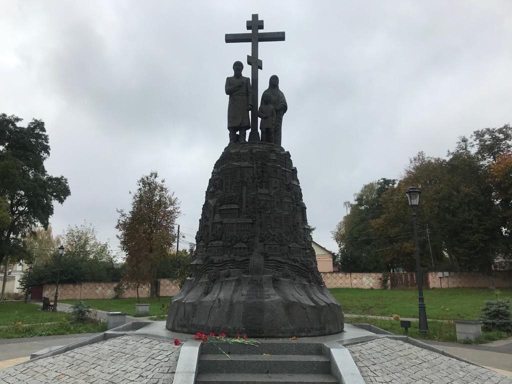 Памятник основателям Клинцов