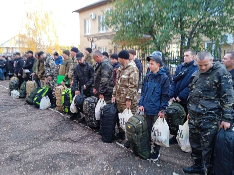    В Сорочинске проводили на боевую подготовку 25 мужчин Андрей Севостьянов