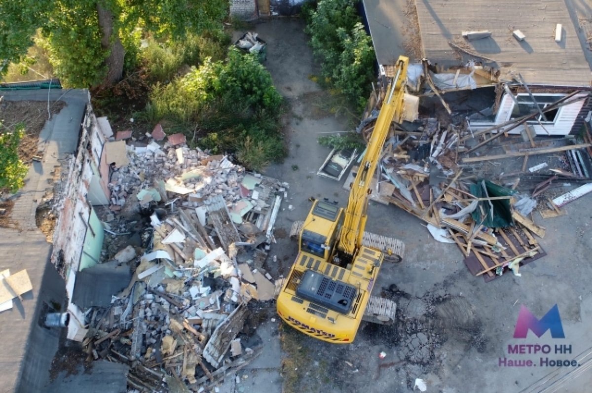    Торговые павильоны снесли у остановки на площади Свободы из-за метро