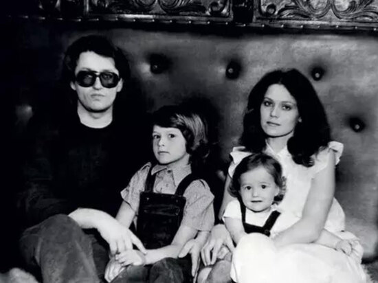     Градский с бывшей женой Ольгой и их общими детьми. Фото: архив Евгения Додолева.