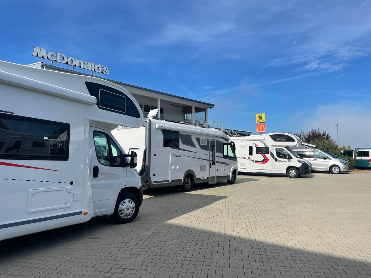 Фото сделано во время путешествия российских каравайнеров по Европе.