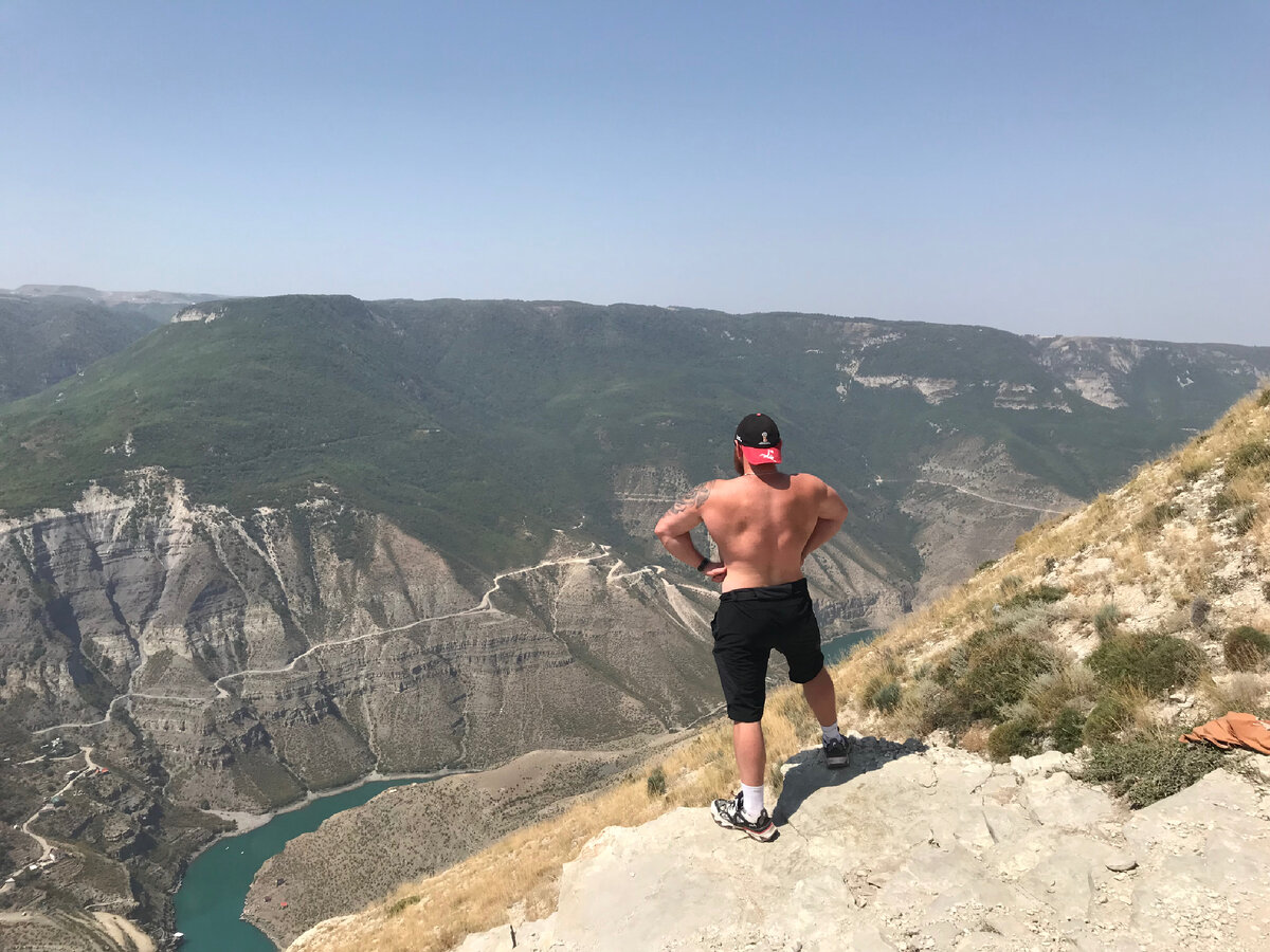 Смотровые в поселке Дубки Дагестане. Смотровая площадка Дубки. Харачи Дагестан смотровая площадка.