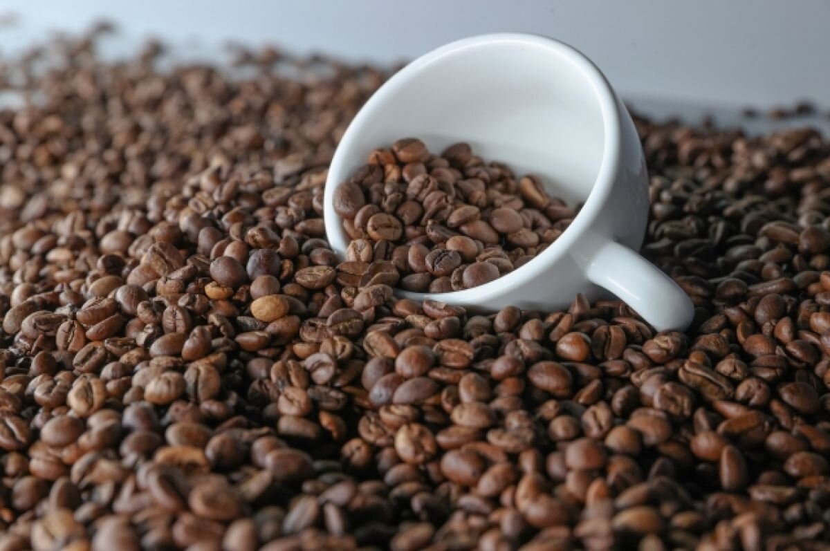 Кофе, чай, прохладительные напитки, например, кола, делают кофеин самым широкоиспользуемым фармакологически активным веществом в мире.