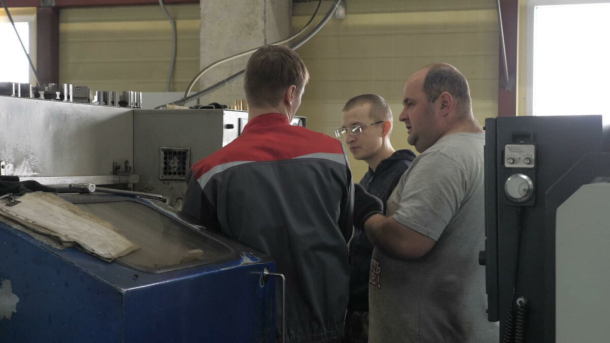 Обучение гпм. Обучение гпм. Цех подготовки производства. Профессия стропальщик. Стропальщик на заводе.